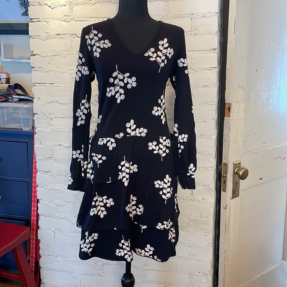 Nanso size small tiered dress